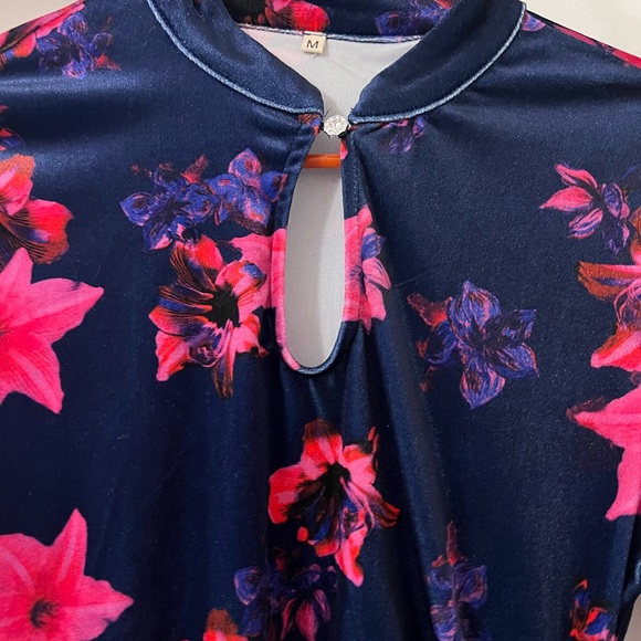 Velvet Floral Dress - Picture 3 of 4